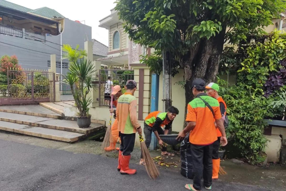 Ribuan Personel DLH DKI Gelar Kerja Bakti Bersihkan Masjid dan Mushola Sambut Ramadhan 1447 H