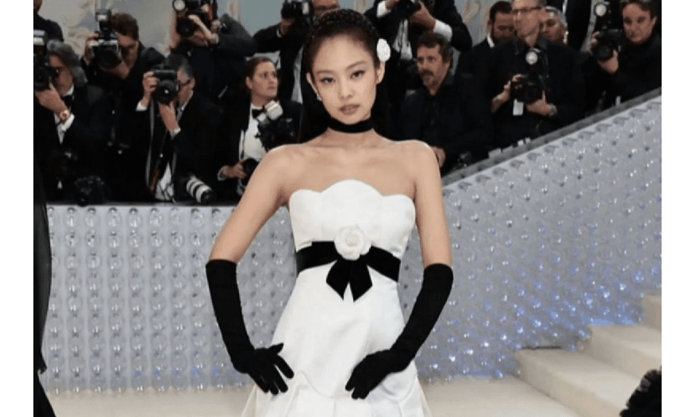 Jennie BLACKPINK Tunjukkan Jaringan Luas Saat Tampil di “The Secret Friends Club”