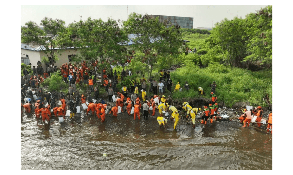Pemkot Jakarta Utara Ajak Warga Tangani Sampah Pesisir Marunda Secara Bersama