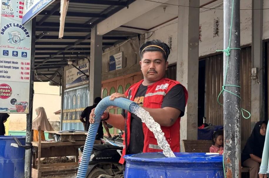 Air Bersih Masih Jadi Kendala, PMI Distribusikan 2,5 Juta Liter untuk Penyintas Banjir di Pidie Jaya