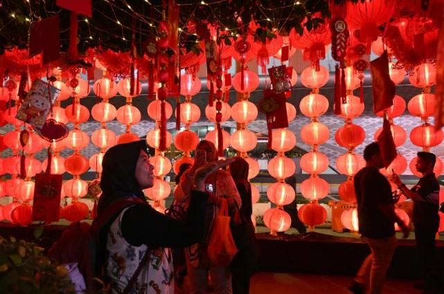 Festival Imlek Jakarta 2026 dan Solo Hadirkan Lampion Warna-warni Semarakkan Tahun Baru Tionghoa