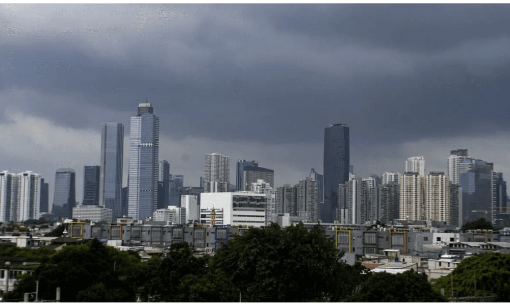 BMKG: Jakarta Berawan Tebal, Hujan dan Petir Berpotensi Terjadi Siang Hari