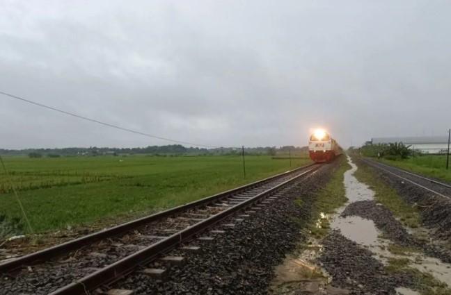 Banjir Rendam Dua Jembatan di Grobogan, Sejumlah Perjalanan Kereta Api Dialihkan