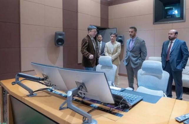 Sheikh Sultan bin Ahmed Tinjau Shanghai Film Studios dan Stadion Klub Sepak Bola Shanghai, Perkuat Kerja Sama Media dan Olahr