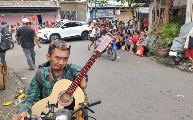 PPKS Padati Sekitar Vihara Dharma Bhakti saat Imlek, Sempat Terjadi Cekcok Rebutan Angpao