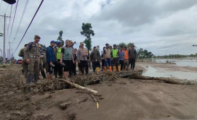 Jalan Kebonagung–Gubug Demak Putus Usai Tanggul Sungai Tuntang Jebol, Arus Dialihkan ke Pantura