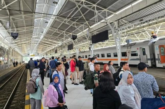 PT KAI Catat 813.141 Penumpang Selama Libur Panjang Imlek 2026