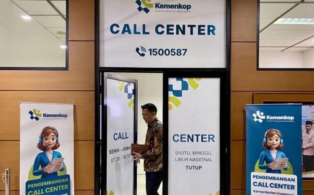 Menkop Resmikan Call Center Layanan dan Pengaduan Koperasi Desa Merah Putih