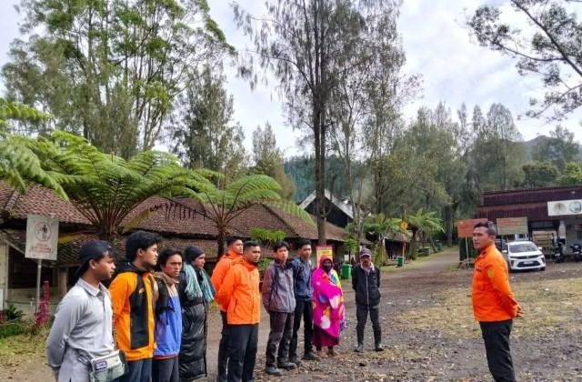 SAR Banyuwangi Perluas Pencarian Hari Kedua Pendaki Hilang di Kawah Ijen