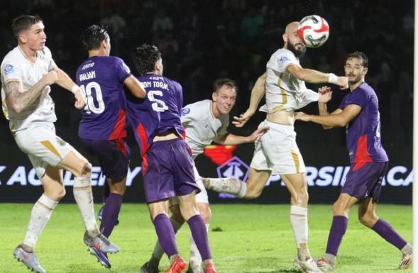 Bhayangkara Presisi Lampung FC Menang Dramatis 4-3 atas Persik Kediri dalam Laga Hujan Deras di Stadion Brawijaya