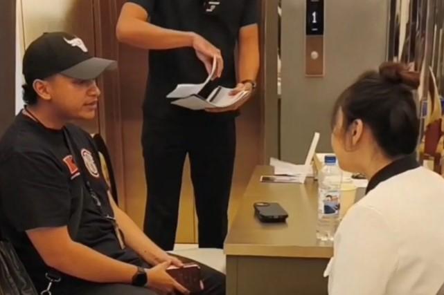 Imigrasi Jaksel Deportasi 13 WNA China yang Gelar Acara Foto Berbayar di Kebayoran Baru