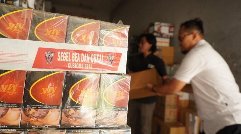 Bea Cukai Malang Gagalkan Pengiriman 196 Ribu Batang Rokok Ilegal Lewat Ekspedisi, Negara Selamatkan Rp146 Juta