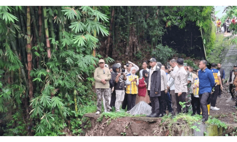 Menteri PU Pastikan Bangun Kembali Jembatan Putus Akibat Banjir di Pakusari Jember