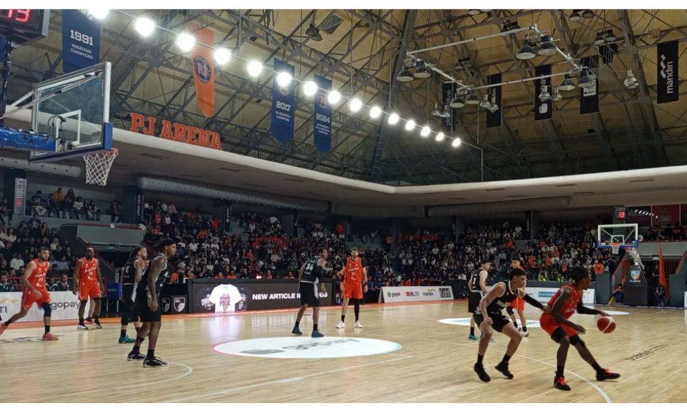Pelita Jaya Jakarta Perpanjang Rekor Tak Terkalahkan Usai Tumbangkan Bogor Hornbills 81-75 di IBL 2026
