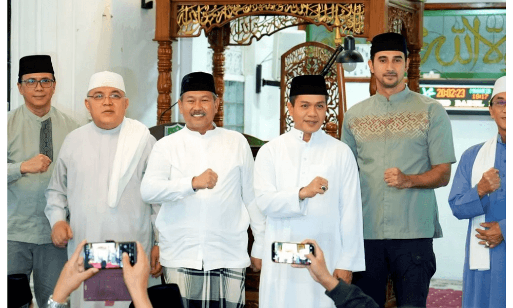 Bupati Dadang Supriatna Salurkan 141,85 Ton Beras dan 28.370 Botol Minyak untuk 28.370 Keluarga di Kabupaten Bandung