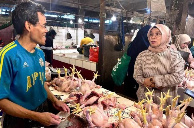 Harga Daging dan Telur Ayam di Depok Stabil Selama Ramadhan, Kementan Lakukan Sidak