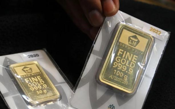 Harga Emas Antam Naik Rp16.000 Menjadi Rp3,028 Juta per Gram pada Perdagangan Senin Pagi