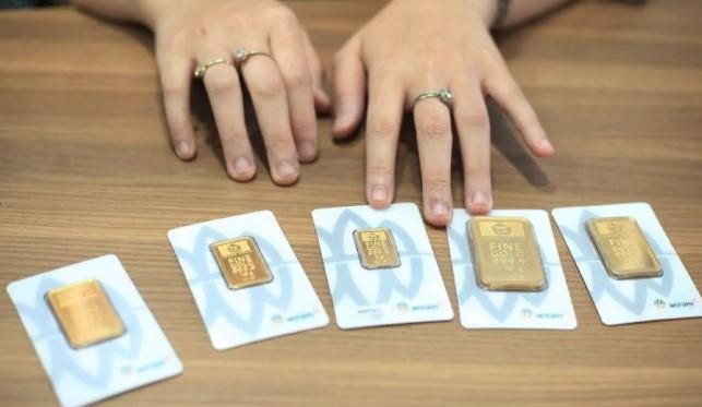 Harga Emas Antam Turun Rp45.000 Menjadi Rp3.023.000 per Gram