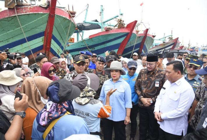 Siti Hediati Soeharto Soroti Kebersihan dan Kepadatan PPP Tegalsari Tegal Meski Jadi Penyumbang PNBP Terbesar Kedua