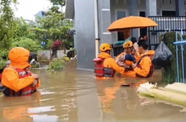 Jumlah Pengungsi Banjir di Dua Kecamatan Makassar Bertambah Jadi 878 Jiwa