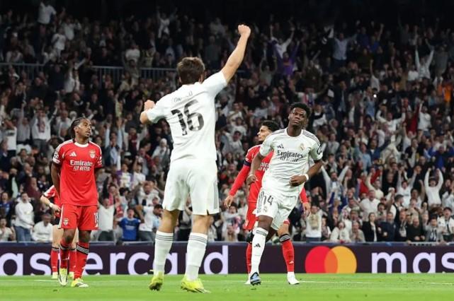 Real Madrid Tumbangkan Benfica 2-1 dan Amankan Tiket 16 Besar Liga Champions