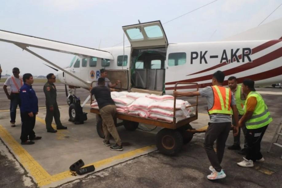 Operasi Modifikasi Cuaca di Riau Capai 14 Ton Garam, TNI AU dan BNPB Intensifkan Cegah Karhutla