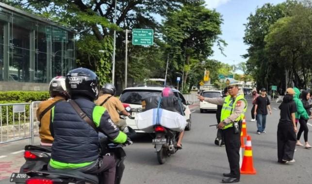 Ditlantas Polda Metro Jaya Terapkan Rekayasa Lalu Lintas Saat Kirab Imlek Nusantara di Lapangan Banteng