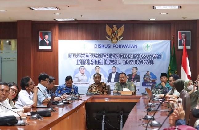 Kementan Tekankan Peran Strategis Tembakau sebagai Penyumbang Devisa dan Penggerak Ekonomi Desa