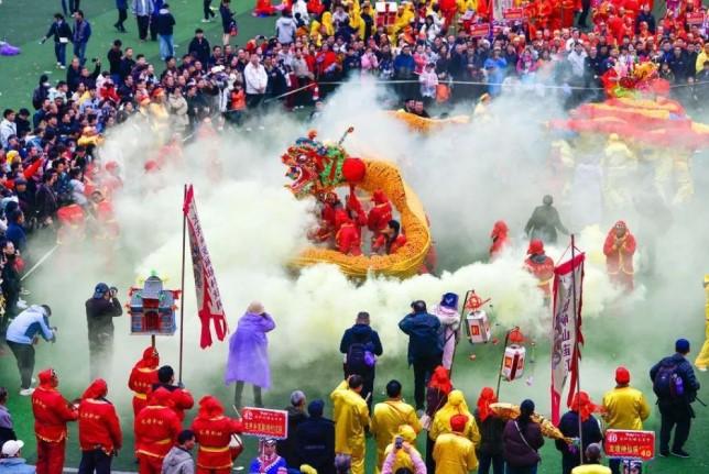 Festival Maolong di Guizhou Tampilkan Naga Berbulu Khas Etnis Yilao
