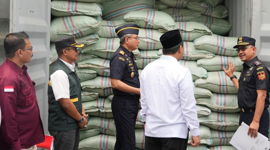Bea Cukai Jateng DIY Tuntaskan Penyidikan Ekspor Ilegal Lima Kontainer Kratom ke India