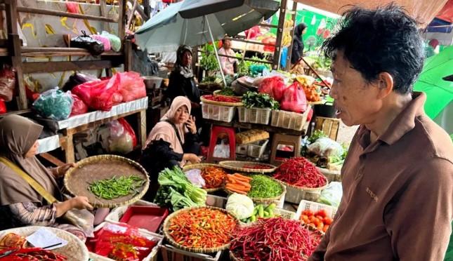Harga Bawang Merah Rp44.750 per Kg dan Cabai Rawit Rp74.650 per Kg pada Sabtu Pagi