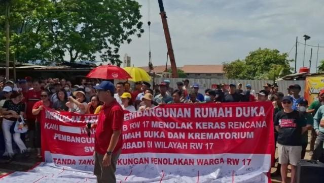 Warga Kalideres Kembali Geruduk Proyek Krematorium dan Desak Penghentian Permanen