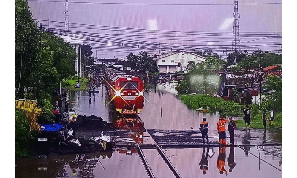 Menteri PU Bentuk Satgas Bersama Antisipasi Banjir di Rel Kereta