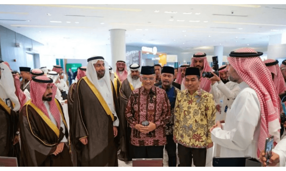 Pemerintah Mitigasi Jamaah Umrah Imbas Penutupan Ruang Udara di Timur Tengah