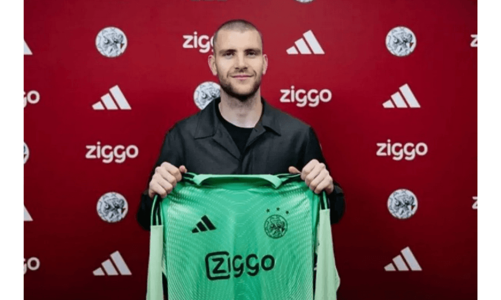 Maarten Paes Mencatatkan Clean Sheet Perdana Bersama Ajax Amsterdam di Eredivisie