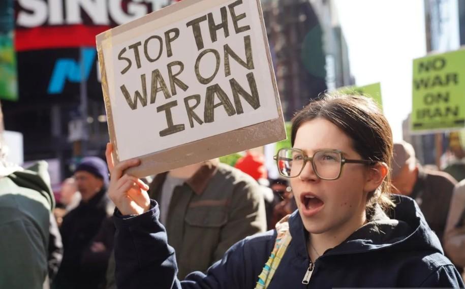 Inggris Bersiap Mengevakuasi 94.000 Warganya dari Timur Tengah di Tengah Eskalasi Serangan AS-Israel ke Iran