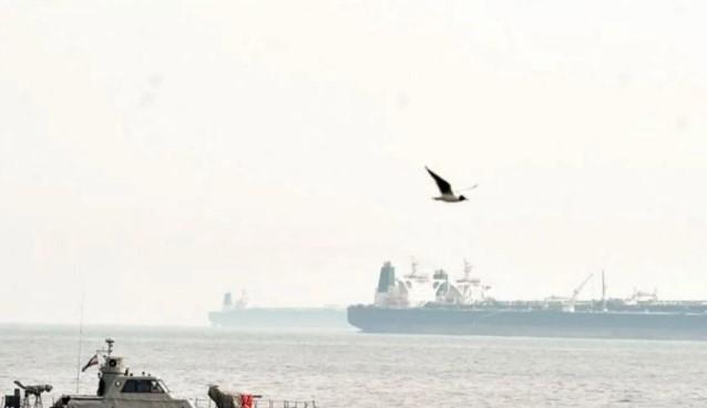 Lebih 700 Kapal Tanker Antre, Aliran Minyak di Selat Hormuz Anjlok 86 Persen