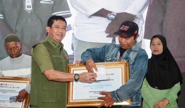 BNPB Salurkan Bantuan Tahap Kedua untuk Korban Banjir Bandang dan Longsor di Tanah Datar