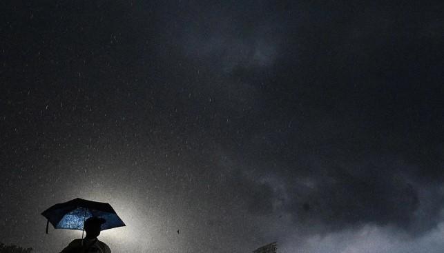 Prakiraan BMKG: Sebagian Besar Wilayah Jakarta Diguyur Hujan Siang hingga Sore Hari