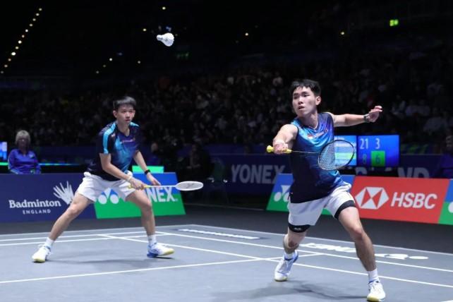 Raymond Indra dan Nikolaus Joaquin Bangkit dari Ketertinggalan, Singkirkan Fajar Alfian/Muhammad Shohibul Fikri di All Englan