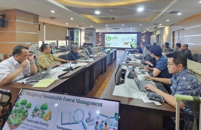 Kementerian Kehutanan Tegaskan Pengelolaan Hutan Berkelanjutan Saat Terima Audiensi Perusahaan Jepang Pembeli Wood Pellet