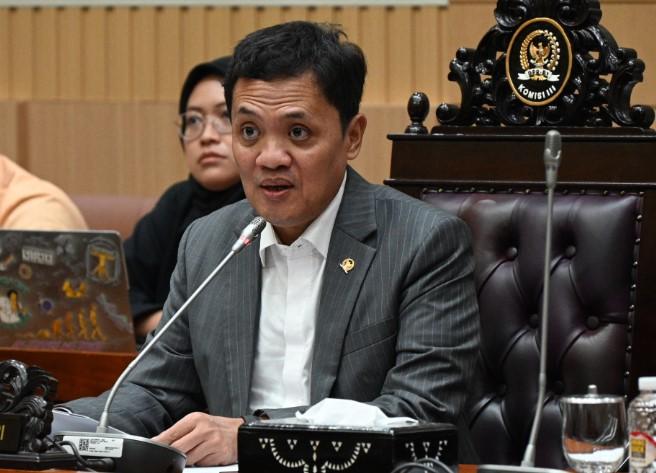 Ketua Komisi III DPR Bersyukur Hakim Tidak Vonis Mati Terdakwa Kasus Sabu Anak Buah Kapal