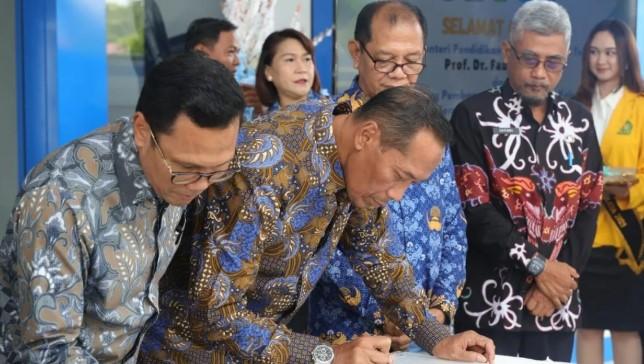 Pemerintah Resmikan Medical Learning and Research Center UPR untuk Perkuat Ketersediaan Dokter Nasional