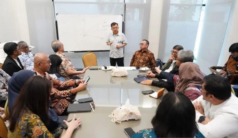 Tokoh Lintas Generasi Diskusi Bersama Jusuf Kalla Bahas Kepemimpinan dan Potensi Tantangan Ekonomi Indonesia