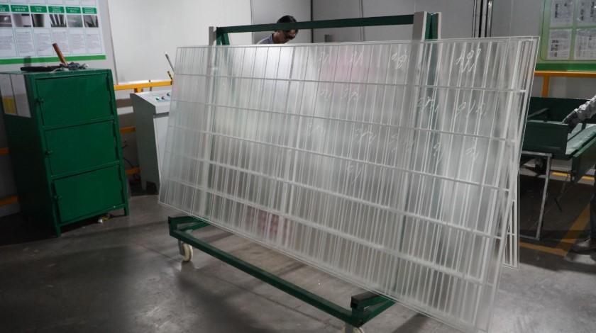 PT Xinyi Solar Indonesia Lakukan Ekspor Perdana Solar Glass dari KEK Gresik ke India