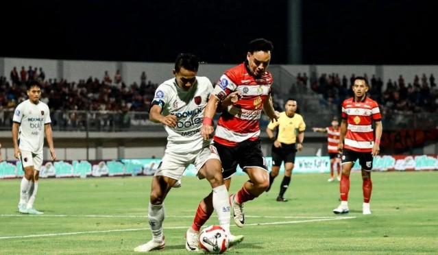 Carlos Pena Targetkan Persita Tangerang Raih Kemenangan Saat Menjamu Madura United