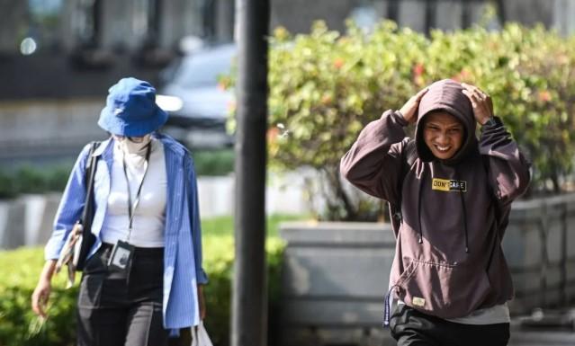 Pakar Trikologi Jelaskan Risiko Penutup Kepala Dipakai Terlalu Lama terhadap Kesehatan Rambut