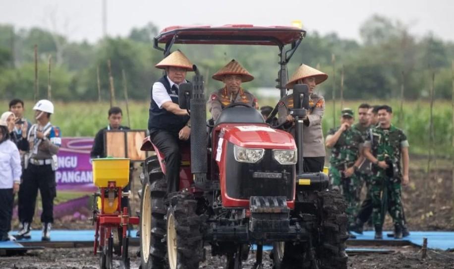 Kapolri Pimpin Tanam Raya Jagung Nasional di Ogan Ilir untuk Dukung Target Swasembada Pangan Presiden