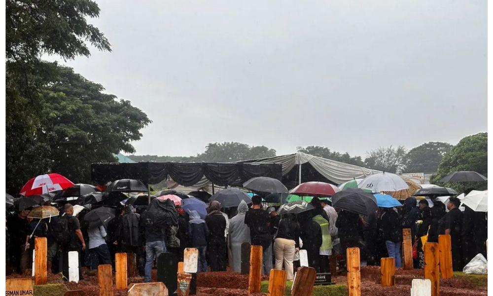 Jenazah Vidi Aldiano Dimakamkan di TPU Tanah Kusir Setelah Berpulang di Usia 35 Tahun