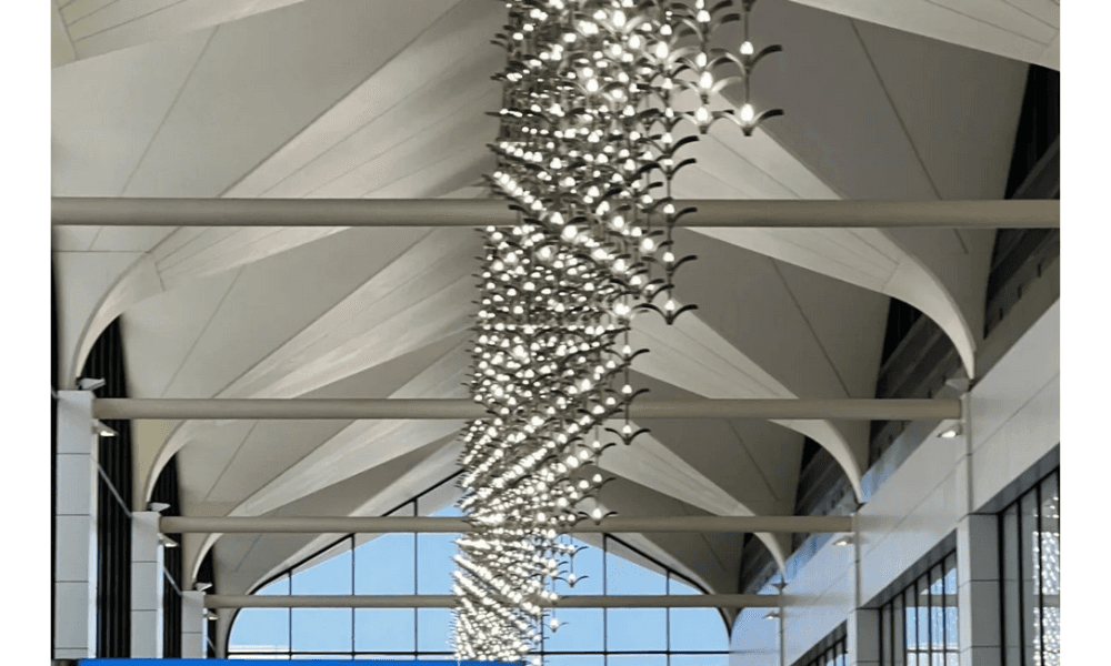 Emirates Kembali Operasikan Penerbangan di Bandara Internasional Dubai Setelah Penghentian Sementara karena Ancaman Keamanan